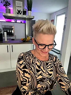 German Milf online show from November 10, 2:05 pm