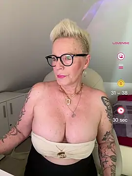 Snapshot of German_Milf chatting on June 5, 1:06 pm German Milf online show from June 5, 1:06 pm
