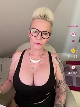 Snapshot of German_Milf chatting on June 7, 12:42 pm German Milf online show from June 7, 12:42 pm