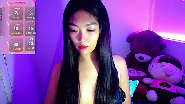 TR4NSCUTI3 online show from October 27, 8:02 pm