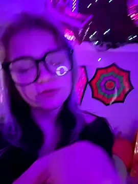 Cutiepiespanks online show from November 4, 7:40 am