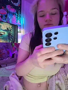 Cutiepiespanks online show from April 29, 2:04 am