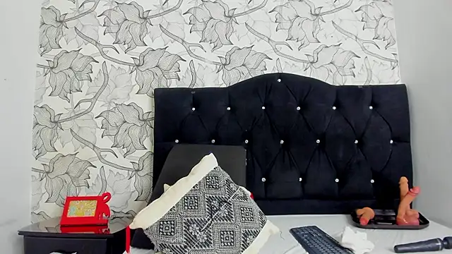 Snapshot of Keira_Lennox chatting on January 15, 11:59 am Keira Lennox online show from January 15, 11:59 am