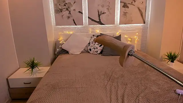 Snapshot of Betty_June chatting on January 16, 12:12 am Betty June online show from January 16, 12:12 am