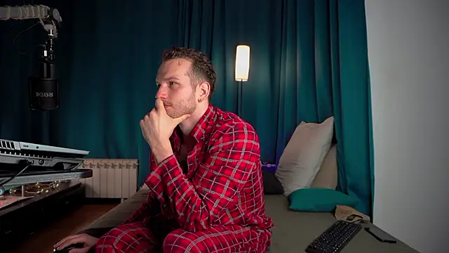 VIktorSecret online show from February 18, 3:57 am