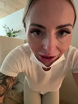 EmaSalis online show from December 19, 1:29 pm