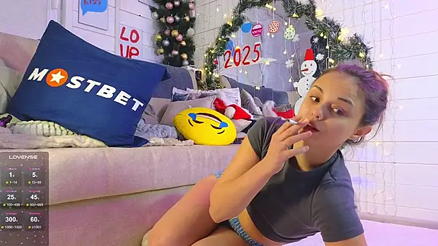 Snapshot of Misss_Vikk chatting on December 28, 8:16 am Misss Vikk online show from December 28, 8:16 am