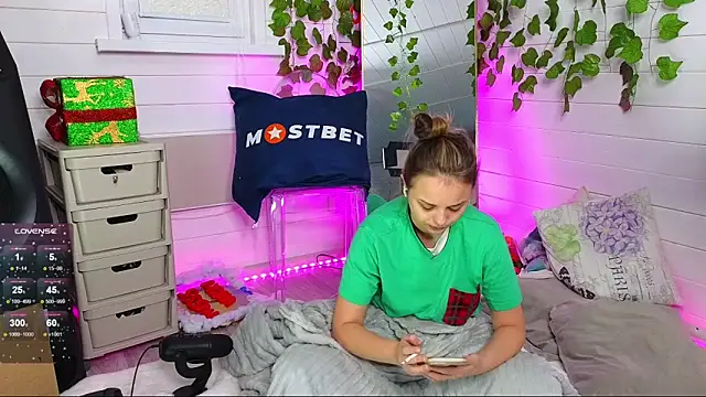 Snapshot of Misss_Vikk chatting on January 9, 1:02 pm Misss Vikk online show from January 9, 1:02 pm