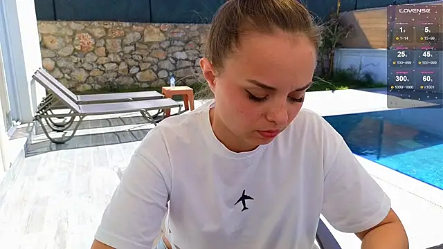 Snapshot of Misss_Vikk chatting on March 7, 8:23 am Misss Vikk online show from March 7, 8:23 am