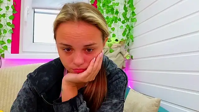 Snapshot of Misss_Vikk chatting on September 21, 6:26 am Misss Vikk online show from September 21, 6:26 am