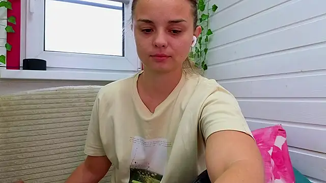 Snapshot of Misss_Vikk chatting on October 16, 7:31 am Misss Vikk online show from October 16, 7:31 am