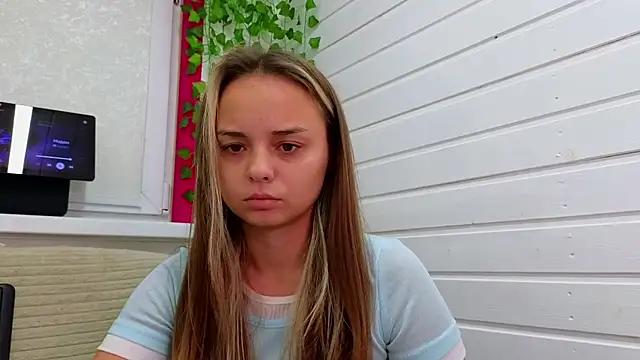 Snapshot of Misss_Vikk chatting on October 24, 6:43 am Misss Vikk online show from October 24, 6:43 am