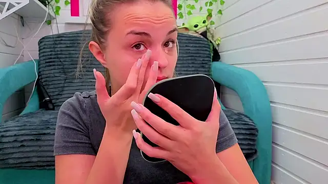 Snapshot of Misss_Vikk chatting on November 29, 6:16 am Misss Vikk online show from November 29, 6:16 am