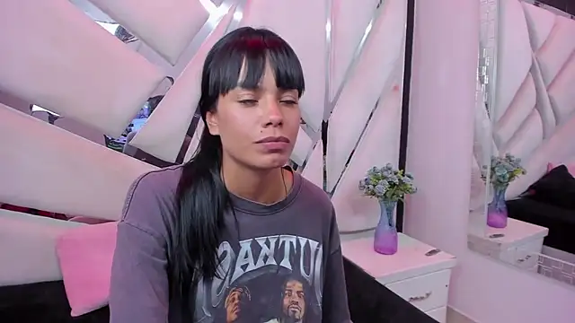 kylie seex online show from June 17, 4:04 am
