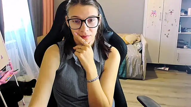 MollyLollipop online show from September 27, 4:28 am