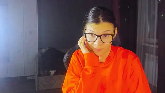 Snapshot of MollyLollipop chatting on February 25, 5:22 pm MollyLollipop online show from February 25, 5:22 pm