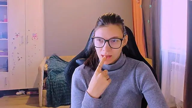 Snapshot of MollyLollipop chatting on March 2, 1:52 am MollyLollipop online show from March 2, 1:52 am