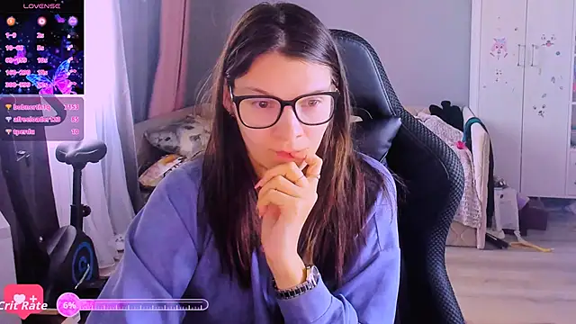 Snapshot of MollyLollipop chatting on April 9, 2:11 am MollyLollipop online show from April 9, 2:11 am