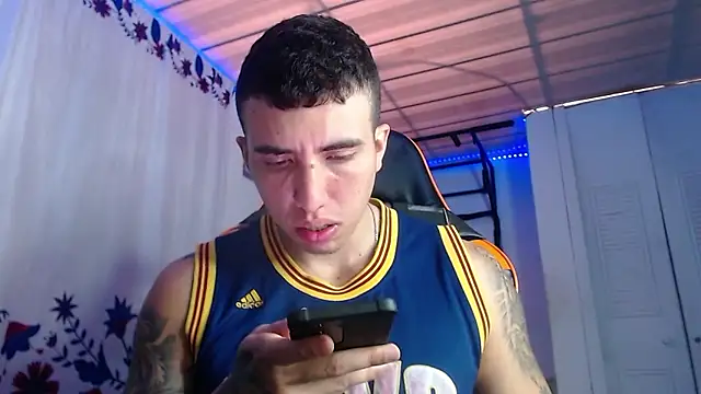 Adam Hudsond online show from January 6, 2:21 pm