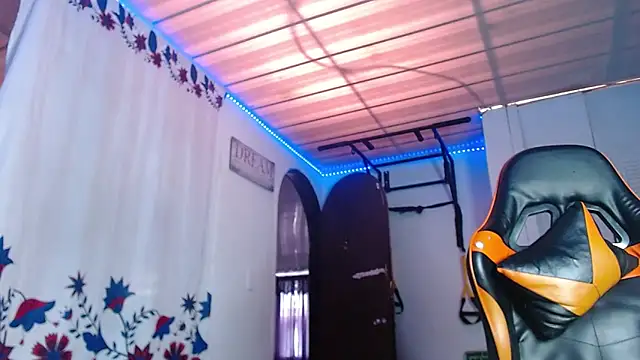 Adam Hudsond online show from February 8, 3:26 pm