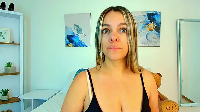 Isabella Harley online show from March 23, 1:37 pm