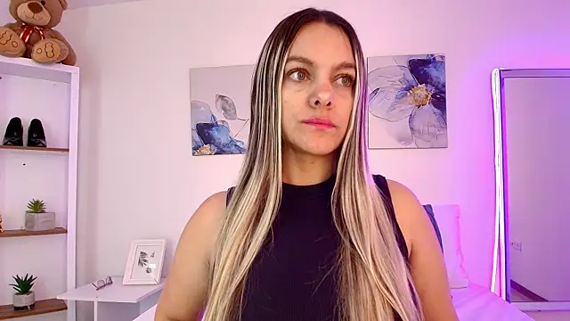 Snapshot of Isabella_Harley chatting on May 27, 1:52 pm Isabella Harley online show from May 27, 1:52 pm