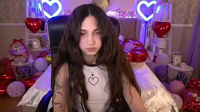 Snapshot of BabyFlowerr chatting on February 27, 4:41 am BabyFlowerr online show from February 27, 4:41 am