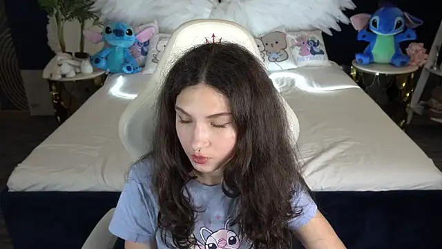 Snapshot of BabyFlowerr chatting on October 3, 7:00 pm BabyFlowerr online show from October 3, 7:00 pm