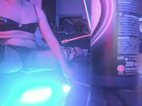 Snapshot of slankecrosdresser chatting on December 11, 1:26 am slankecrosdresser online show from December 11, 1:26 am