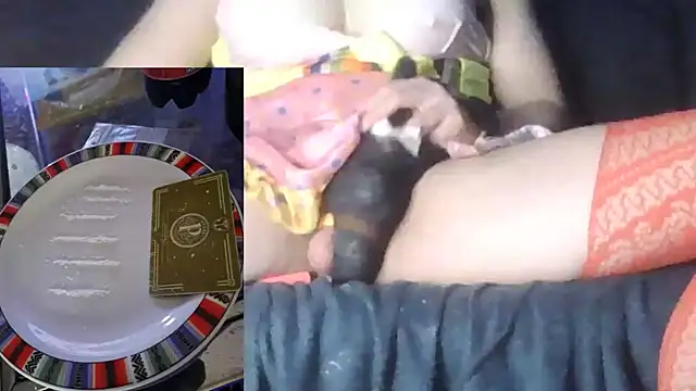 Snapshot of slankecrosdresser chatting on February 5, 11:39 pm slankecrosdresser online show from February 5, 11:39 pm