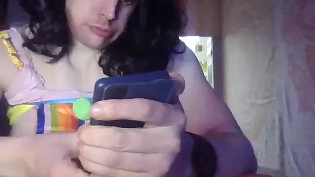 Snapshot of slankecrosdresser chatting on February 6, 2:48 pm slankecrosdresser online show from February 6, 2:48 pm