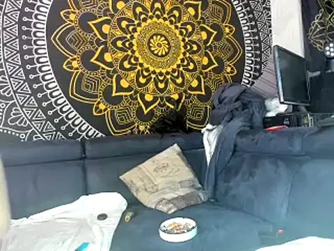 Snapshot of slankecrosdresser chatting on February 18, 11:55 am slankecrosdresser online show from February 18, 11:55 am