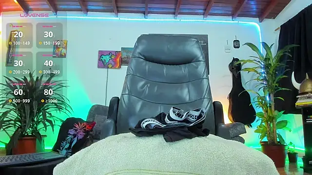 Snapshot of RyanCarter_ chatting on November 5, 10:21 pm RyanCarter online show from November 5, 10:21 pm