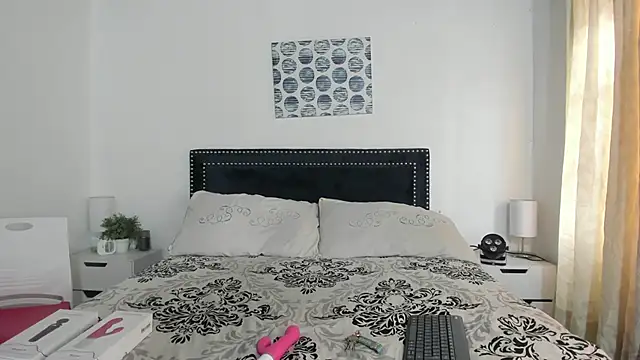 Snapshot of ZulyMichels chatting on January 15, 12:25 pm ZulyMichels online show from January 15, 12:25 pm