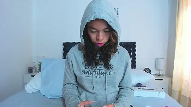 Snapshot of ZulyMichels chatting on February 11, 3:51 pm ZulyMichels online show from February 11, 3:51 pm