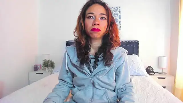 Snapshot of ZulyMichels chatting on February 12, 3:49 pm ZulyMichels online show from February 12, 3:49 pm