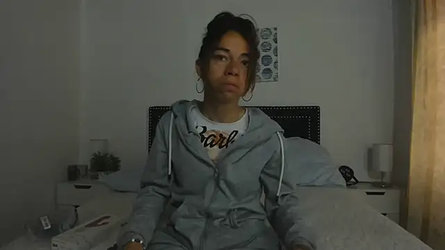 Snapshot of ZulyMichels chatting on February 20, 12:57 pm ZulyMichels online show from February 20, 12:57 pm