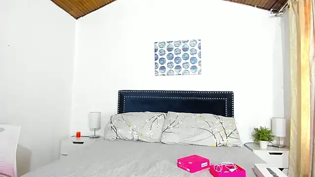Snapshot of ZulyMichels chatting on September 10, 12:27 pm ZulyMichels online show from September 10, 12:27 pm