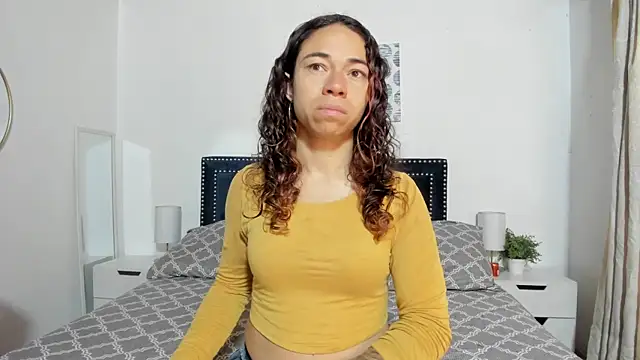 Snapshot of ZulyMichels chatting on June 9, 12:39 pm ZulyMichels online show from June 9, 12:39 pm