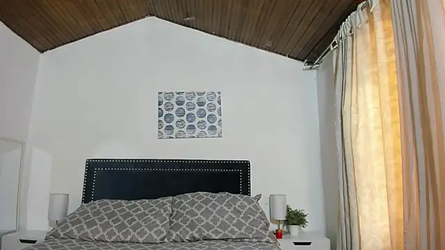 Snapshot of ZulyMichels chatting on July 1, 12:51 pm ZulyMichels online show from July 1, 12:51 pm
