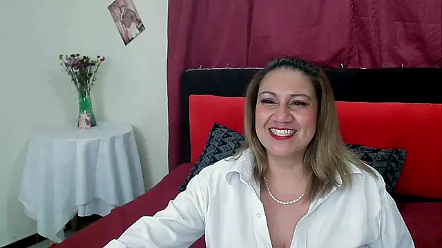Snapshot of yayita_mature chatting on January 16, 4:07 pm yayita mature online show from January 16, 4:07 pm