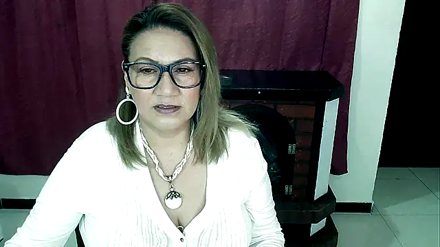 Snapshot of yayita_mature chatting on February 1, 2:02 pm yayita mature online show from February 1, 2:02 pm