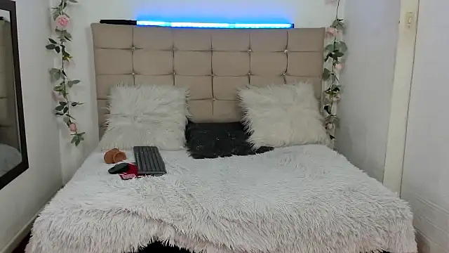 Snapshot of yayita_mature chatting on November 13, 3:11 pm yayita mature online show from November 13, 3:11 pm