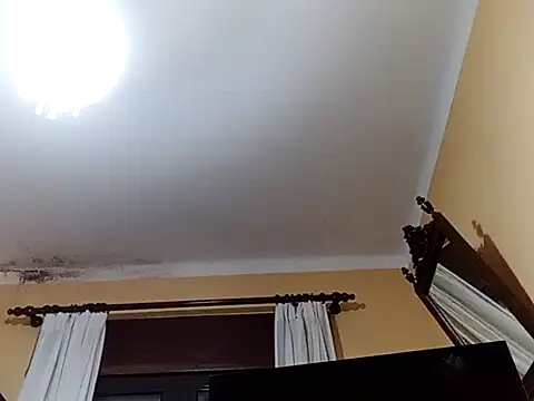 Snapshot of White_rabbit_ chatting on February 27, 9:14 pm White rabbit  online show from February 27, 9:14 pm