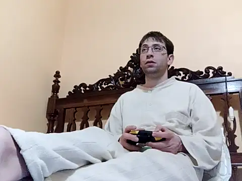 Snapshot of White_rabbit_ chatting on February 28, 12:21 am White rabbit  online show from February 28, 12:21 am