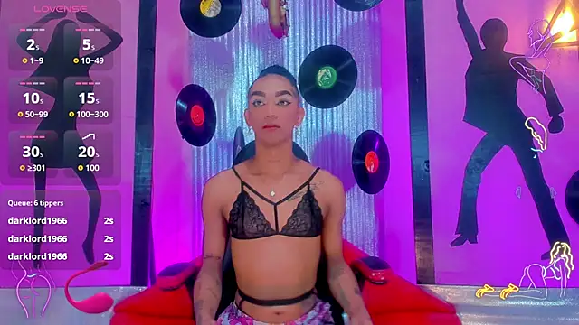 nickyminach  online show from November 8, 7:12 pm