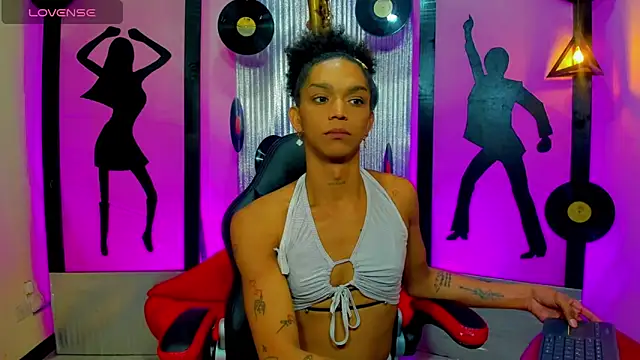 nickyminach  online show from February 11, 3:00 am