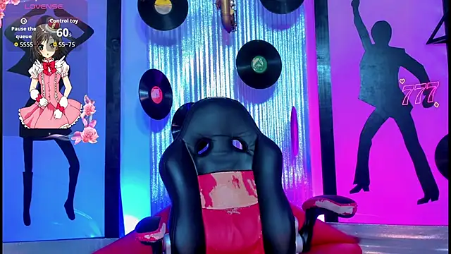 Snapshot of nickyminach_ chatting on June 18, 7:29 pm nickyminach online show from June 18, 7:29 pm