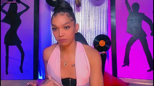 Snapshot of nickyminach_ chatting on July 1, 8:08 pm nickyminach online show from July 1, 8:08 pm