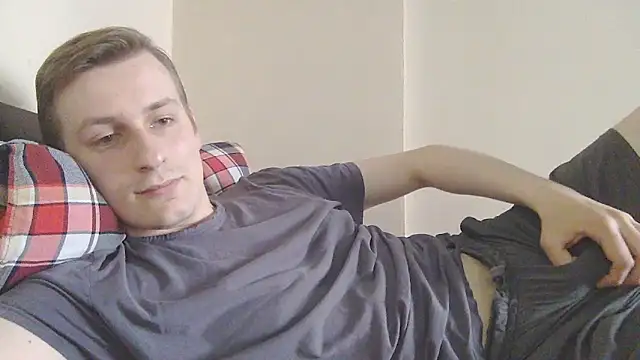 Snapshot of your_andy chatting on June 8, 6:36 am your andy online show from June 8, 6:36 am
